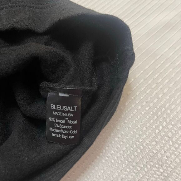 Bleusalt Malibu Black White Top Size 5 US XL - Picture 5 of 7